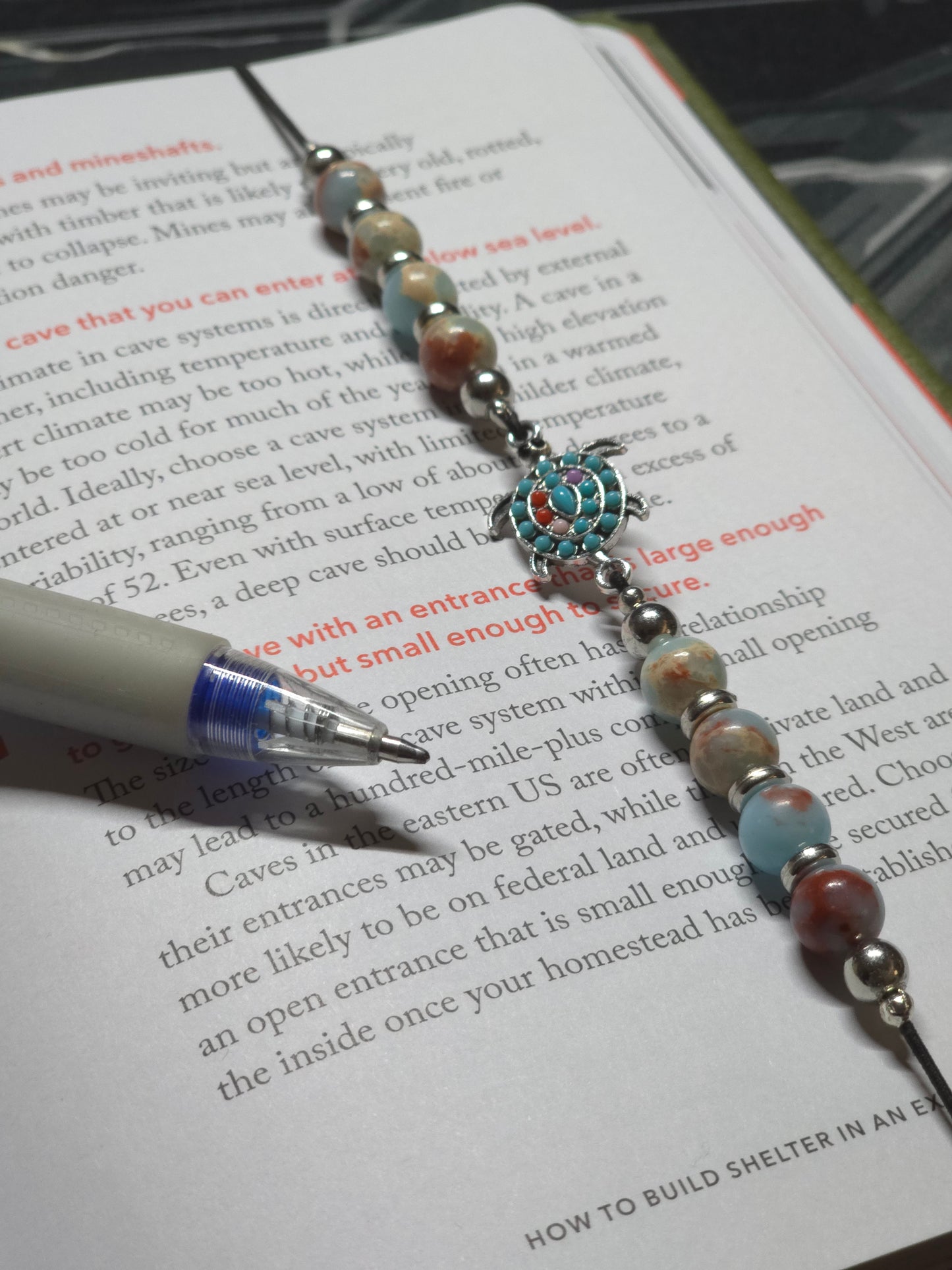 Sea Turtle Elastic Bookmark - Beaded charm page holder for Books, Diaries and Journals