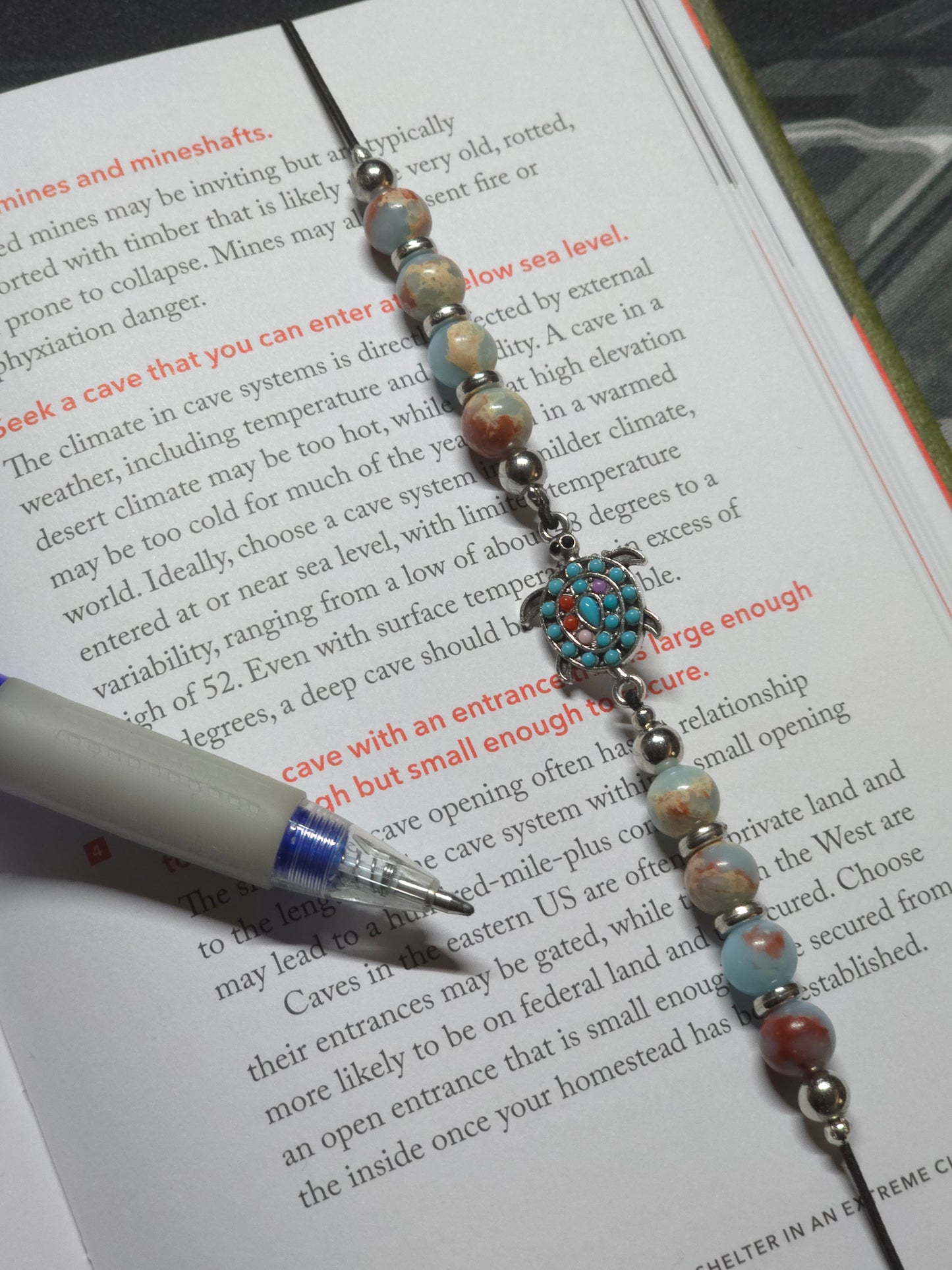 Sea Turtle Elastic Bookmark - Beaded charm page holder for Books, Diaries and Journals