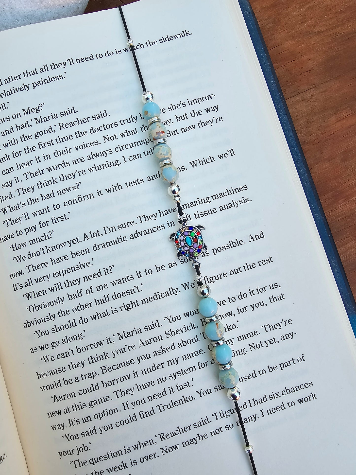 Sea Turtle Elastic Bookmark - Beaded charm page holder for Books, Diaries and Journals