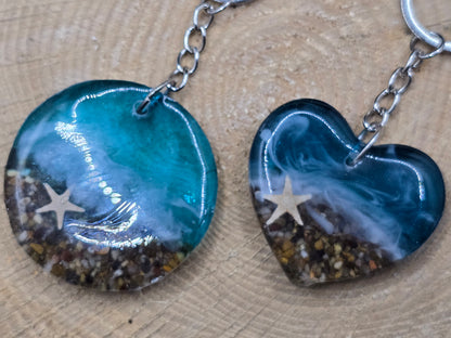 Beach theme resin keyrings - Heart and round shapes