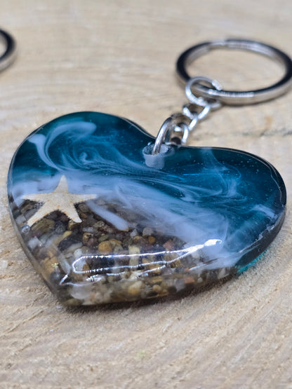 Beach theme resin keyrings - Heart and round shapes