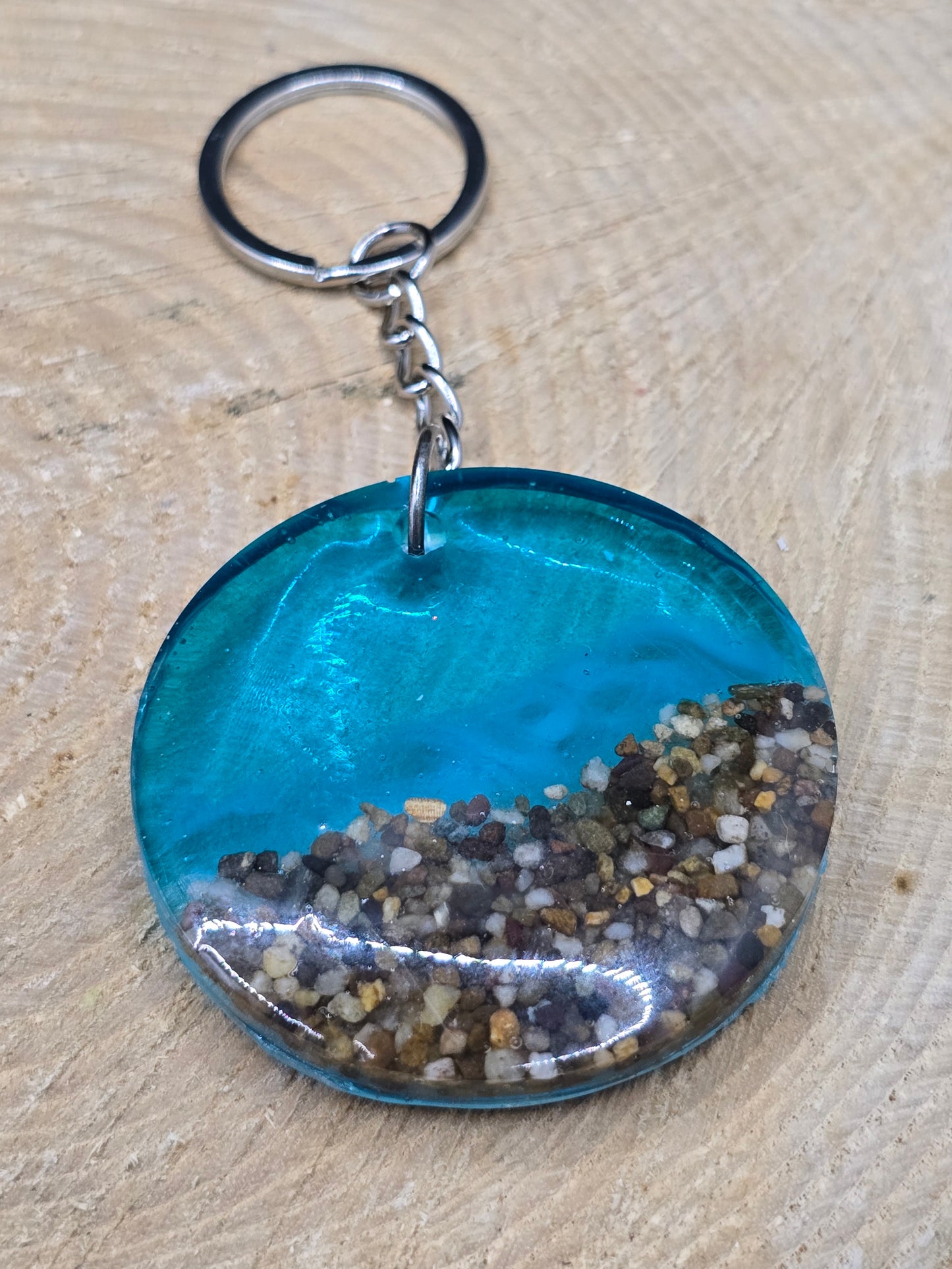 Beach theme resin keyrings - Heart and round shapes