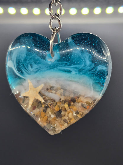 Beach theme resin keyrings - Heart and round shapes