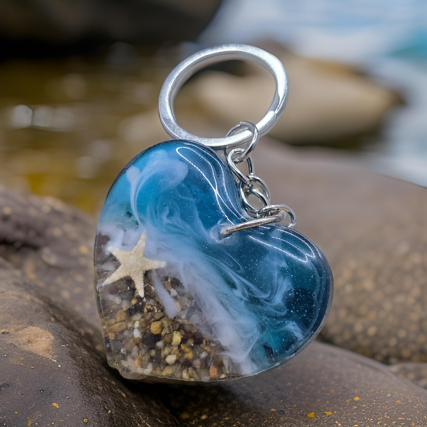 Beach theme resin keyrings - Heart and round shapes